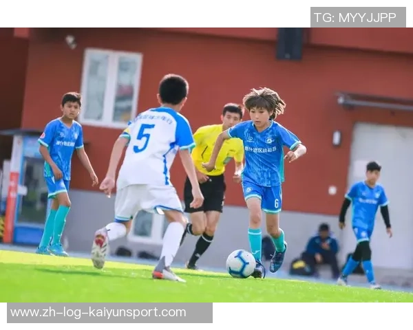 高强足球：探索足球运动的力量与激情，助力青少年成长与团队精神培养